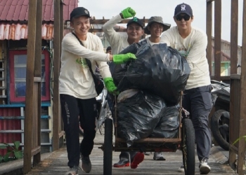 Peringati Hari Lingkungan Hidup, PLN Gelar Aksi Bersih Sungai Kapuas dan Kumpulkan Lebih dari 3 Ton Sampah