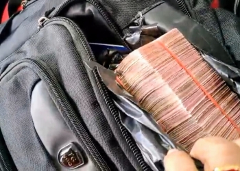 Beredar Video, Tersangka Korupsi Jembatan Timbang Pontianak Bawa Uang Ratusan Juta ke Kejati Kalbar