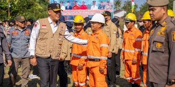 SPPG Polres Ketapang Mulai Dibangun, Bupati Alexander Letakkan Batu Pertama