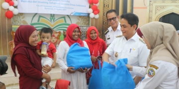 Bahasan Salurkan CSR PLN UPT Pontianak Berupa Paket Makanan Tambahan untuk Balita