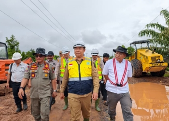 Pemkab Ketapang Pastikan Perbaikan Ruas Jalan Pelang – Kepuluk – Batu Tajam Tepat Waktu dan Sesuai Bestek