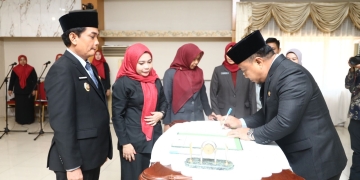 Pelantikan dan pengukuhan pejabat struktural dan fungsional. (Foto: Kominfo/Prokopim Pontianak)