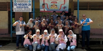 Semarak Merdeka, PLN UP2B Kalbar Hadirkan Kegembiraan di SDN 29 Sungai Raya