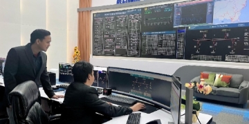 Sedikit Lagi, PLN Berhasil Operasikan 2 Sirkit Transmisi di Kalteng dan Kalbar Jelang Kemerdekaan RI ke-80