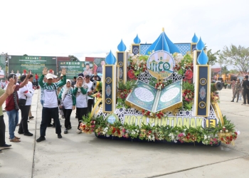 Kendaraan Hias Kafilah Pontianak Tampil Memukau di Pawai Ta’aruf MTQ XXXIII Kalbar