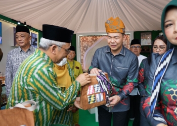 Kendaraan Hias Kafilah Pontianak Tampil Memukau di Pawai Ta’aruf MTQ XXXIII Kalbar