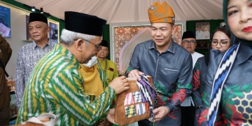 Kendaraan Hias Kafilah Pontianak Tampil Memukau di Pawai Ta’aruf MTQ XXXIII Kalbar