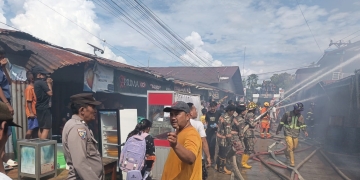 Belasan Ruko di Pasar Senggol Kuala Dua Kubu Raya Ludes Terbakar