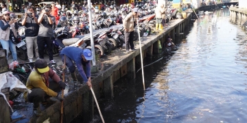 Tim SAR Berhasil Evakuasi Nelayan Ketapang yang Alami Kendala Mesin di Pantai Laut Mati