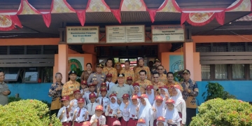 Program Bantuan Seragam Gratis Bupati Ketapang Diapresiasi, Harap Terus Berlanjut