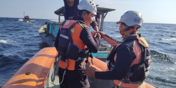 Tim SAR Gabungan Kembali Selamatkan Nelayan Mati Mesin di Ketapang