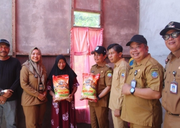 Pemkot Pontianak Salurkan Bantuan ke 381 Petani Terdampak Puting Beliung