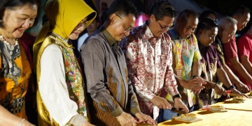 Rayakan Mooncake Festival 2025 di Taman Alun Kapuas, Edi Sebut Festival Kue Bulan Simbol Keharmonisan Warga