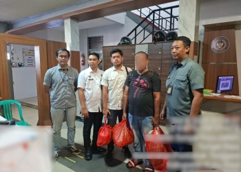 Bea Cukai Kalbagbar Serahkan Tersangka Penyelundupan Daging dan Rokok Ilegal ke Kejari Bengkayang