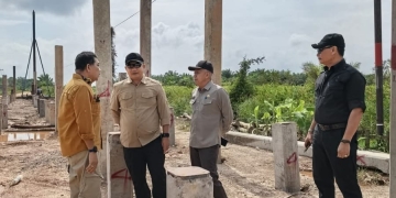 Bupati Ketapang Tinjau Progres Pembangunan Ruas Jalan Pelang – Kepuluk