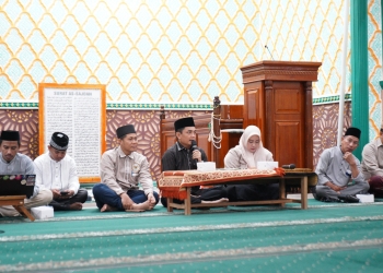 Tingkatkan Keterampilan dan Kemandirian Masyarakat, Pemkot Pontianak Serahkan Bantuan Alat Kerja