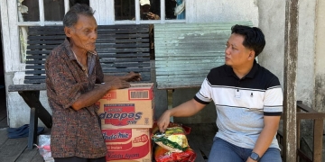 AJK Salurkan Bantuan kepada Korban Kebakaran di Benua Kayong