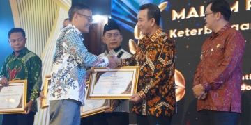 Pemkot Pontianak Raih Empat Penghargaan Keterbukaan Informasi Publik Kalbar 2025