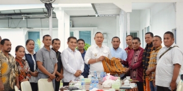 Bupati Alex Terima Silaturahmi Flobamora, Tekankan Harmoni dan Kebersamaan di Ketapang