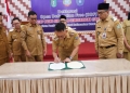 HUT Korpri, Wako dan Wawako Pontianak Tanding Voli Melawan ASN