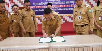 HUT Korpri, Wako dan Wawako Pontianak Tanding Voli Melawan ASN