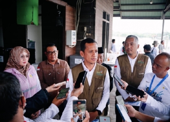 PLN Pulihkan Produksi Ikan Pesisir Loa Kulu Lewat Electrifying Marine di Momentum Hari Pahlawan