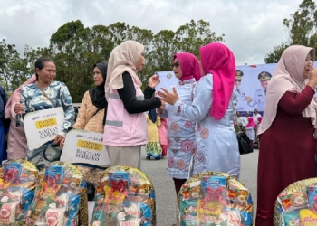 Semangat Sumpah Pemuda, PLN UP2B Kalbar Salurkan Bantuan Sembako di Hari Jadi Kota Pontianak ke-254