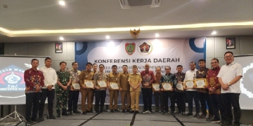 PWI Kalteng Gelar Konferda, PLN UPT Palangkaraya Terima Penghargaan Peduli Pers