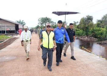 Bupati Alexander Hadiri Pelantikan Pengurus IKA Fisip Ketapang