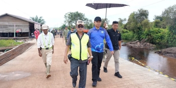 Bupati Alexander Hadiri Pelantikan Pengurus IKA Fisip Ketapang