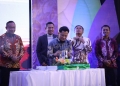 Bupati Ketapang Persembahkan Tumpeng Khusus di Malam Puncak HUT AJK