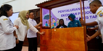 Perkuat Ekonomi Berbasis Masyarakat, Pemkot Pontianak Bantu Usaha Ekonomi Produktif Pedagang