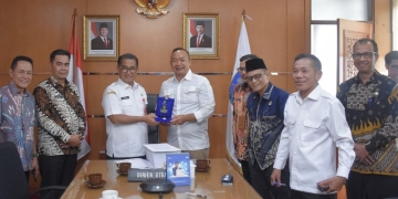 Bupati Ketapang Serahkan Langsung Usulan Tiga Daerah Pemekaran ke Kemendagri