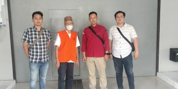 Polisi Serahkan Tersangka Kasus Dugaan Korupsi dan Pencucian Uang PUPR ke Kejari Pontianak