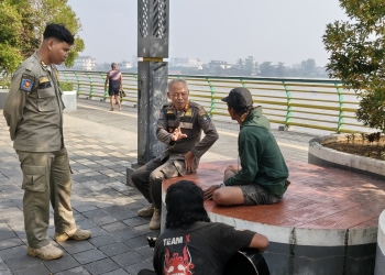 Satpol PP Pontianak Monitoring Kawasan Waterfront, Imbau Warga Waspada dari Aksi Jambret dan Copet