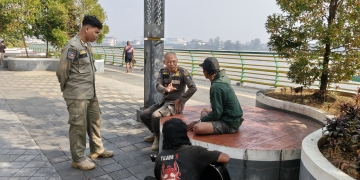 Satpol PP Pontianak Monitoring Kawasan Waterfront, Imbau Warga Waspada dari Aksi Jambret dan Copet