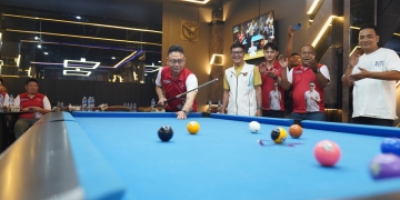 Dinilai Berperan Majukan Otomotif, Edi Kamtono Raih Penghargaan dari IMI Kalbar