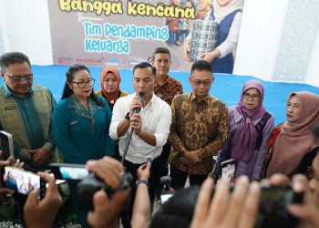 Menteri Wihaji Dorong Penguatan Peran Tim Pendamping Keluarga di Pontianak