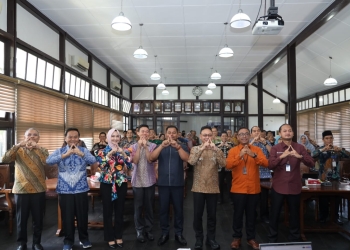 PKK Pontianak Gelar Pasar Murah, Kader Posyandu Terbantu