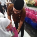 Sujiwo Serahkan Santunan ke Anak-anak Yatim di Kubu Raya