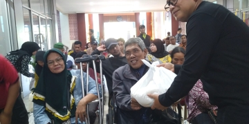 Serahkan Bantuan kepada 50 Warga Difabel, Sujiwo: Bulan Berkah Momentum Berbagi
